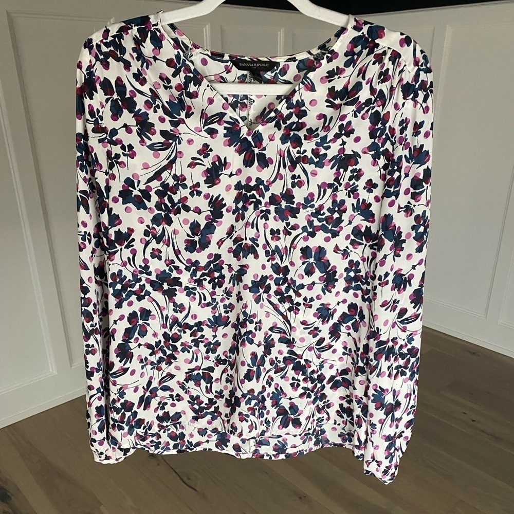 Banana Republic Womens Floral V Neck Button Sleeve Blouse Size Small